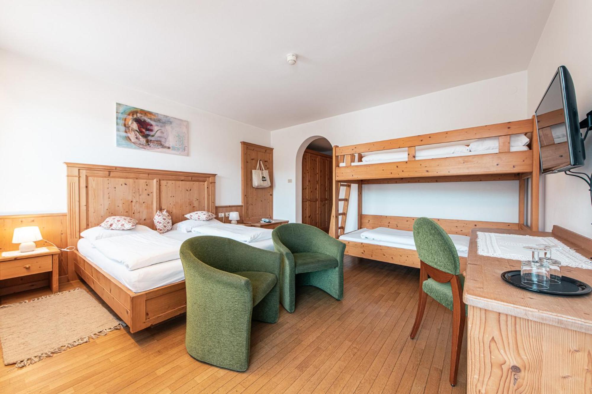 Hotel Goldene Rose Монгуэльфо Экстерьер фото