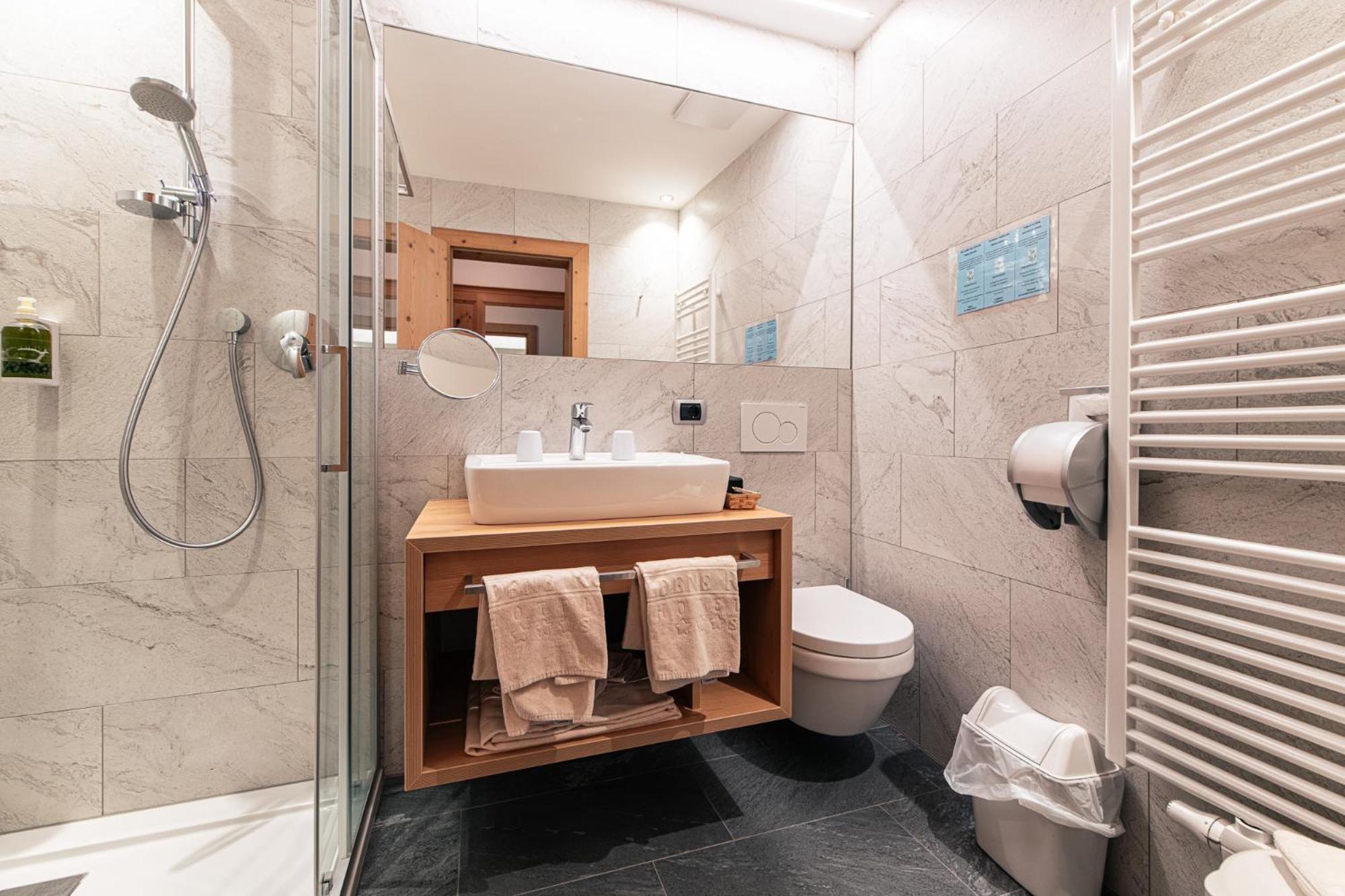 Hotel Goldene Rose Монгуэльфо Экстерьер фото