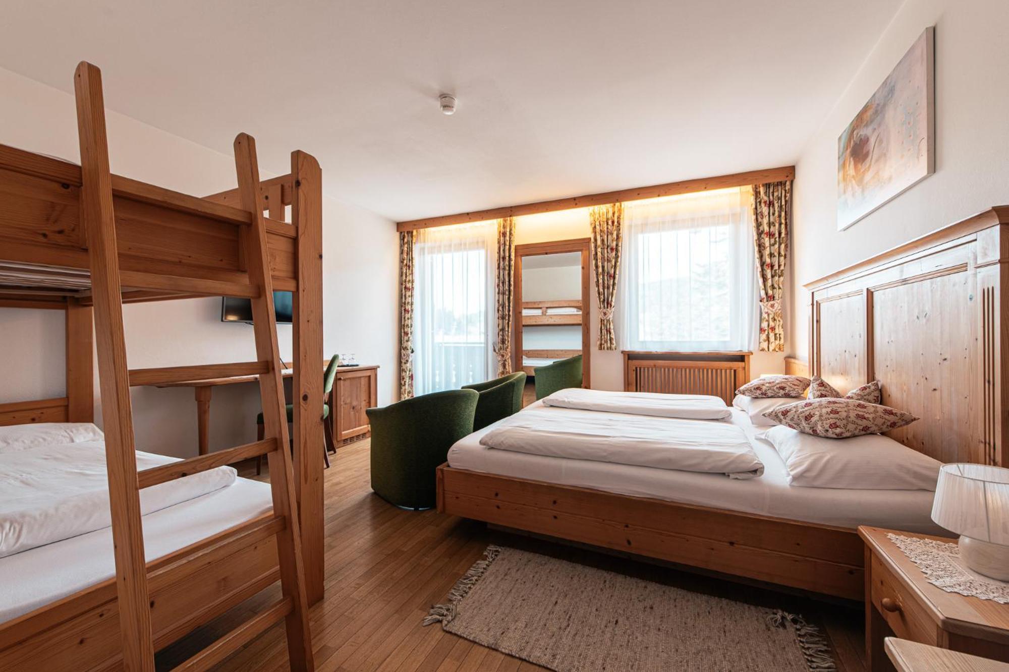Hotel Goldene Rose Монгуэльфо Экстерьер фото