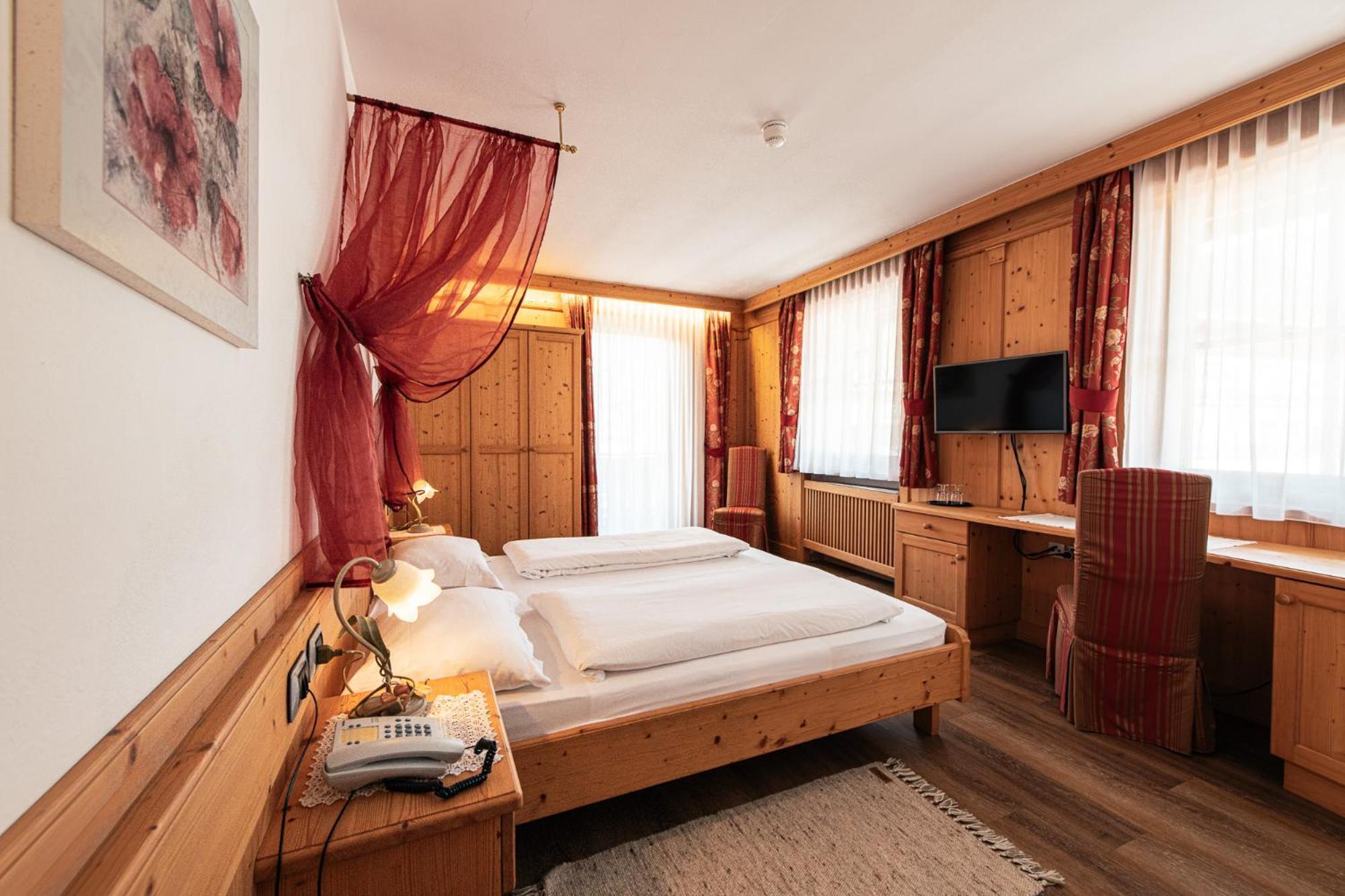 Hotel Goldene Rose Монгуэльфо Экстерьер фото
