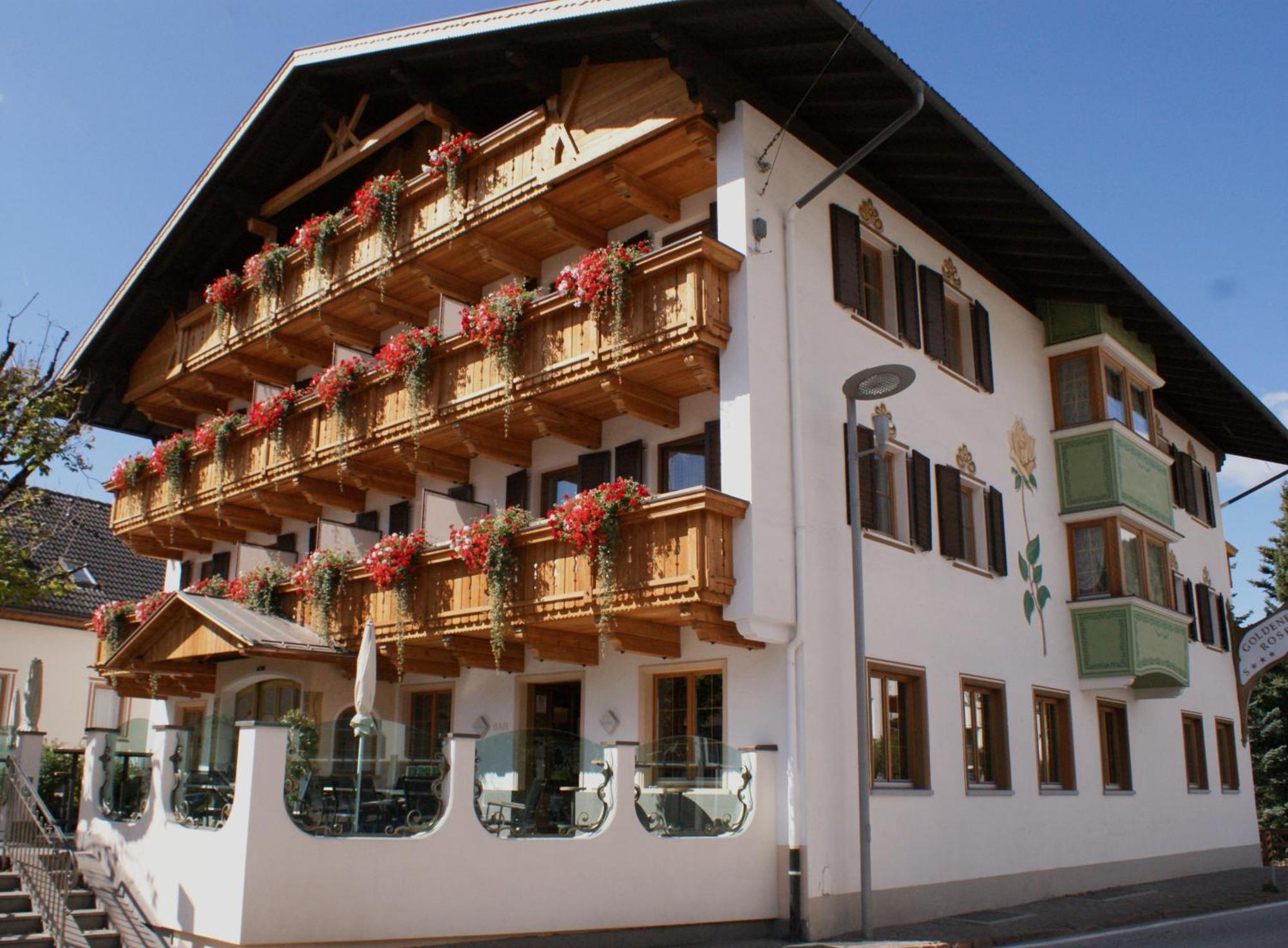 Hotel Goldene Rose Монгуэльфо Экстерьер фото