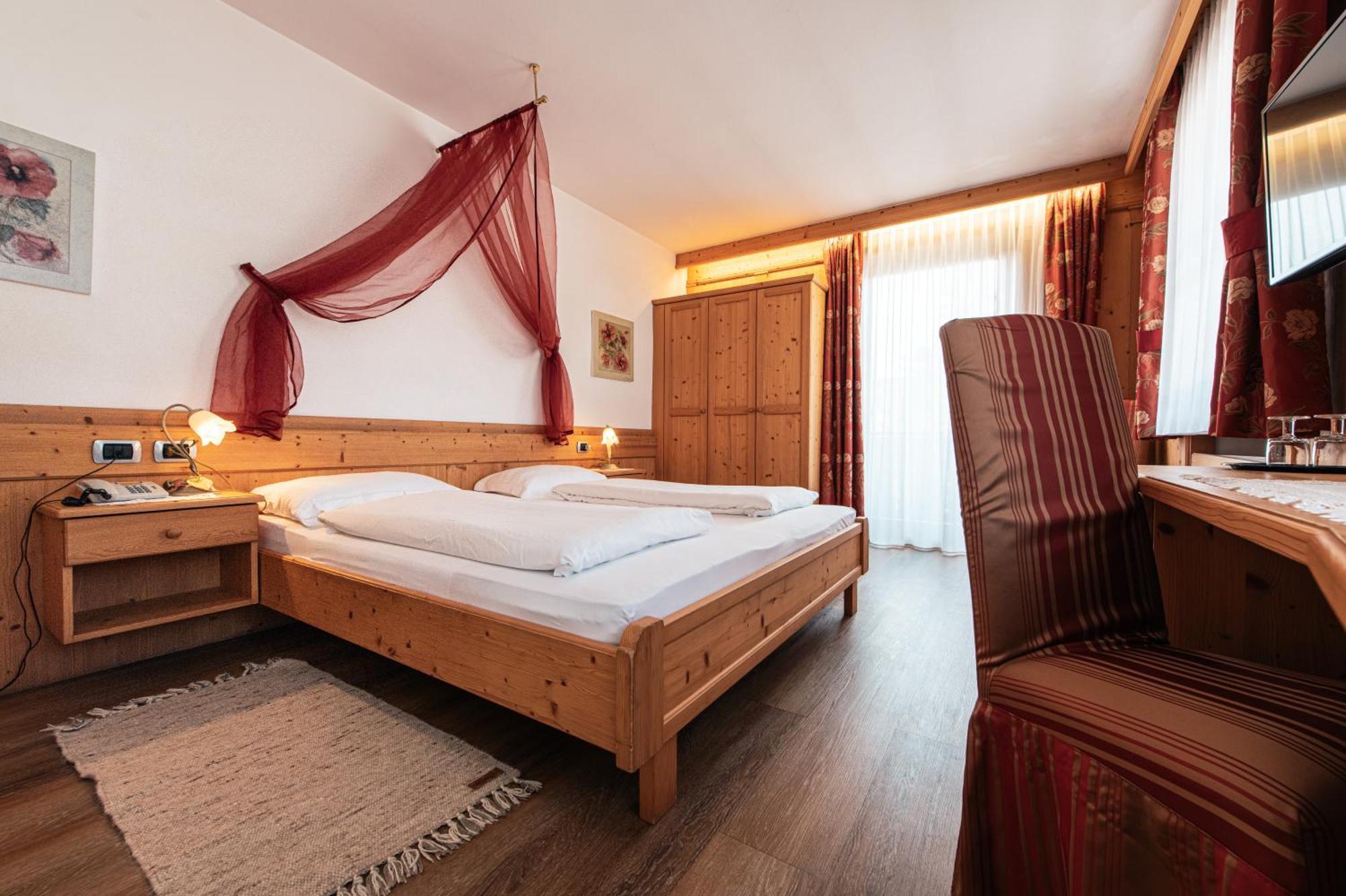 Hotel Goldene Rose Монгуэльфо Экстерьер фото