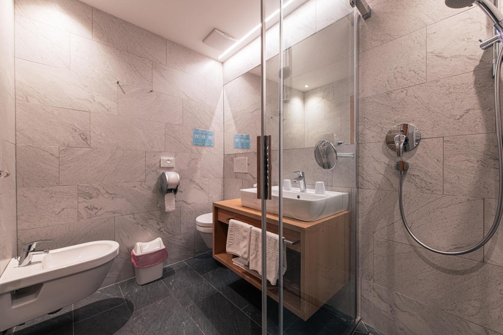 Hotel Goldene Rose Монгуэльфо Экстерьер фото