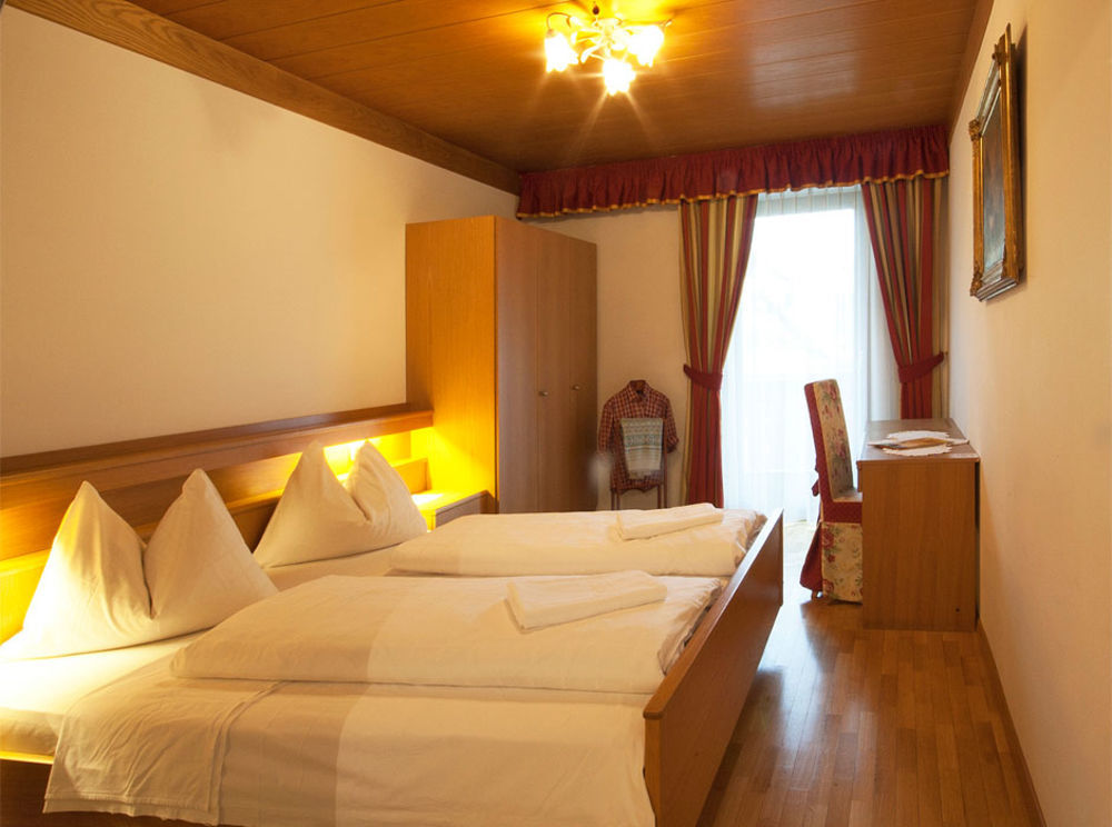 Hotel Goldene Rose Монгуэльфо Экстерьер фото