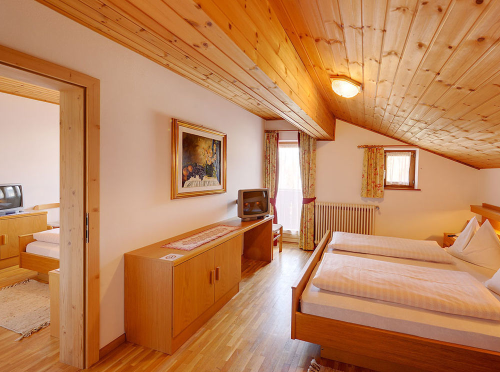 Hotel Goldene Rose Монгуэльфо Экстерьер фото